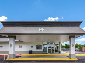 Motel 6 Groves, TX