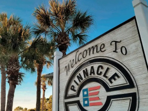 Recently Renovated 2bd, Sleeps 6 Pinnacle Port, W/ Boat Ramp 2 Bedroom Condo by RedAwning