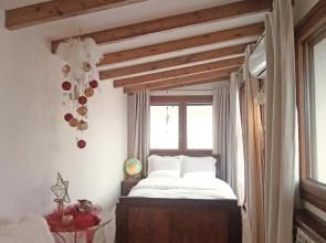 Old-Town Roof-Garden Suite