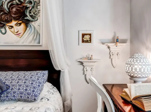 Medusa and the Seahorse Villa