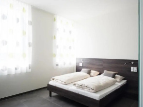 eee hotel TRAUN