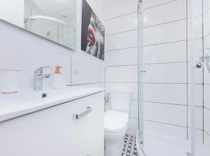UNIT Warszawa Centrum Room by Metro Rondo ONZ