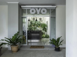 OYO 1876 Fortuna Residence