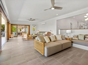 Hale Oahu Villa by Avantstay Kailua Beachfront House! Coastal Luxury!