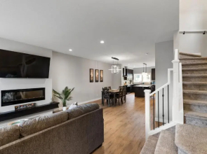 NEW! Arcade- Upscale 3BR Home, 10 min to Airport!