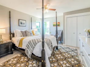 Hilltop Wine Farmhouse 4 Bedrooms 3.5 Bathrooms Home