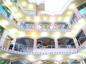 canari hotel kashmir view