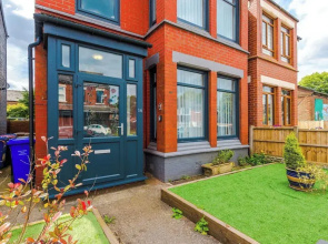 16 Hayfield Road