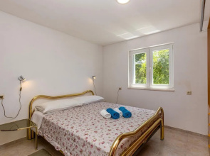 Stunning Home in Smrika With Wifi and 3 Bedrooms