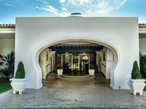 Four Seasons Country Club