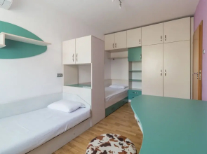 FM Deluxe 2-BDR Apartment - Shapes of Colors