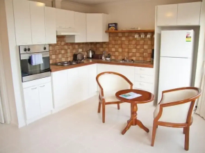 Yarra Glen Racecourse Apartments
