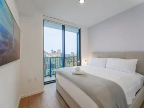 Luxury & Stylish Studio Next to Bayside