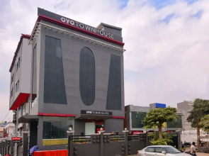 OYO Flagship 17173 Hotel Function Inn