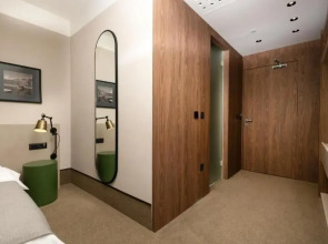 Infinity Hotel & More