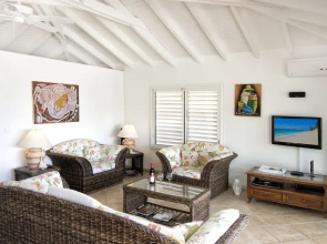 Villa Coralita 4 Br villa by RedAwning