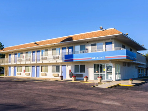 Motel 6 Mitchell, SD