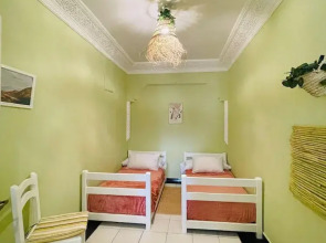 Charming Getaway in Casablanca Maroc, Cozy Home With Thoughtful Amenities