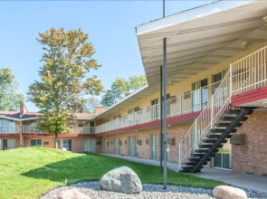 Midland Motor Inn