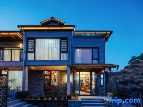 Flower Building Lushan Luyinqi Homestay (Lushan Scenic Area Cableway Station)