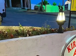 Kırmızı Beyaz Apart