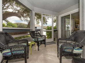 Tastefully Decorated Sea Woods Veranda Close to Pool Fitness Room Sv162