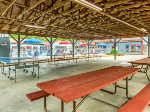 Williamsburg Camping Resort 28 ft. Park Model 11