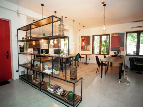 Отель The Tbilisi Pod