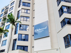 Oakbridge Hotel & Apartments