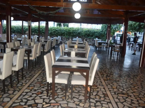Ares City Hotel