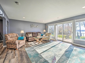 Charming Wausau Cottage: On-site Lake Access!