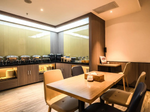 Hanting Hotel Zhuhai Xiangzhou Long Distance Bus Station