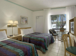 Days Hotel - Thunderbird Beach Resort