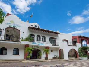 Mar Sereno Hotel & Suites