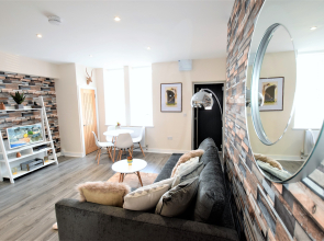 Your Apartment The Old Bank #2