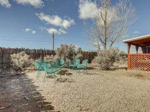 Taos Home w/ Private Hot Tub, Sauna & Gas Grill!