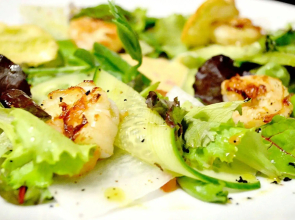 Отель Three Crowns Residents