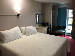 Voyageur Motel