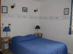Aux Trois Jean