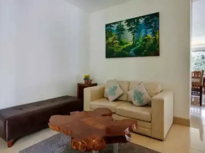 Tulip Hill View Villa 6 Bedrooms With a Private Heated Swimming Pool and a Movie Room