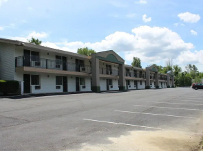 Days Inn - Lenox MA