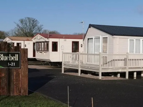 4-bed Seaside Caravan Free Wifi Pet Frie