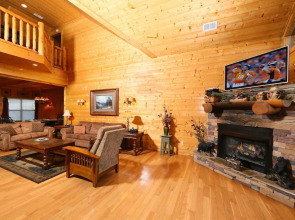 Mountain Shadow Lodge - Six Bedroom Cabin