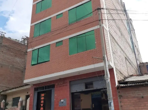 Lhotse Hostel B&B Huaraz