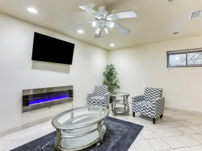Spacious King of Prussia Home w/ 2 Game Rooms