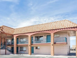 Travelodge by Wyndham Mesa