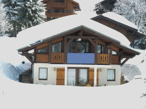 Cozy Chalet in Les Gets with Sauna