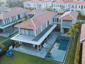 The Ocean Luxury Villas by Danatrip