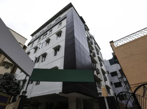 OYO 16857 Hotel Jp Plaza