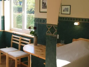 Alice Guesthouse